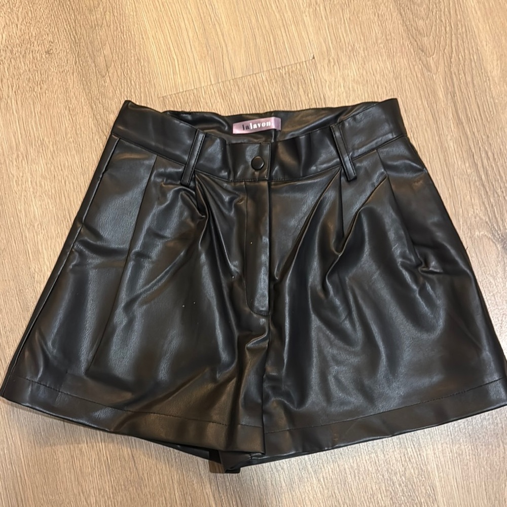 Black High Waist Shorts with Pleats